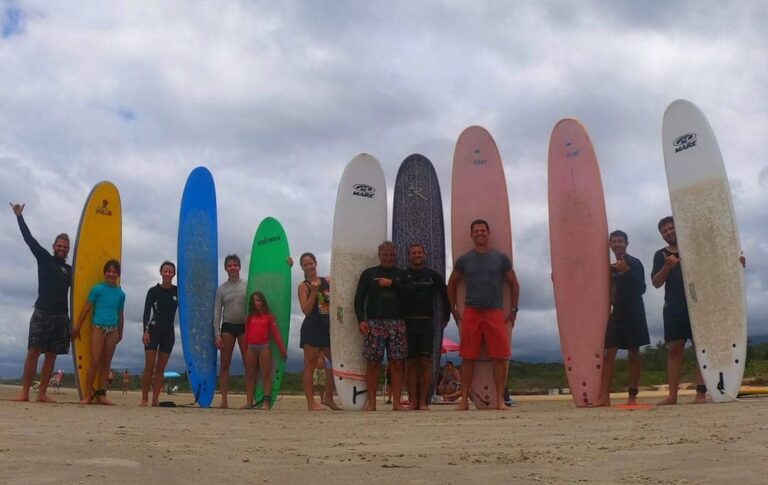 Escola de Surf Aulas Raizes Praia de Boraceia São Sebastião SP Litoral Norte Aulas de Surf Morada da Praia Riviera Guaratuba Maresias BOiçucanga Juquehy Barra do Una Juréia Engenho