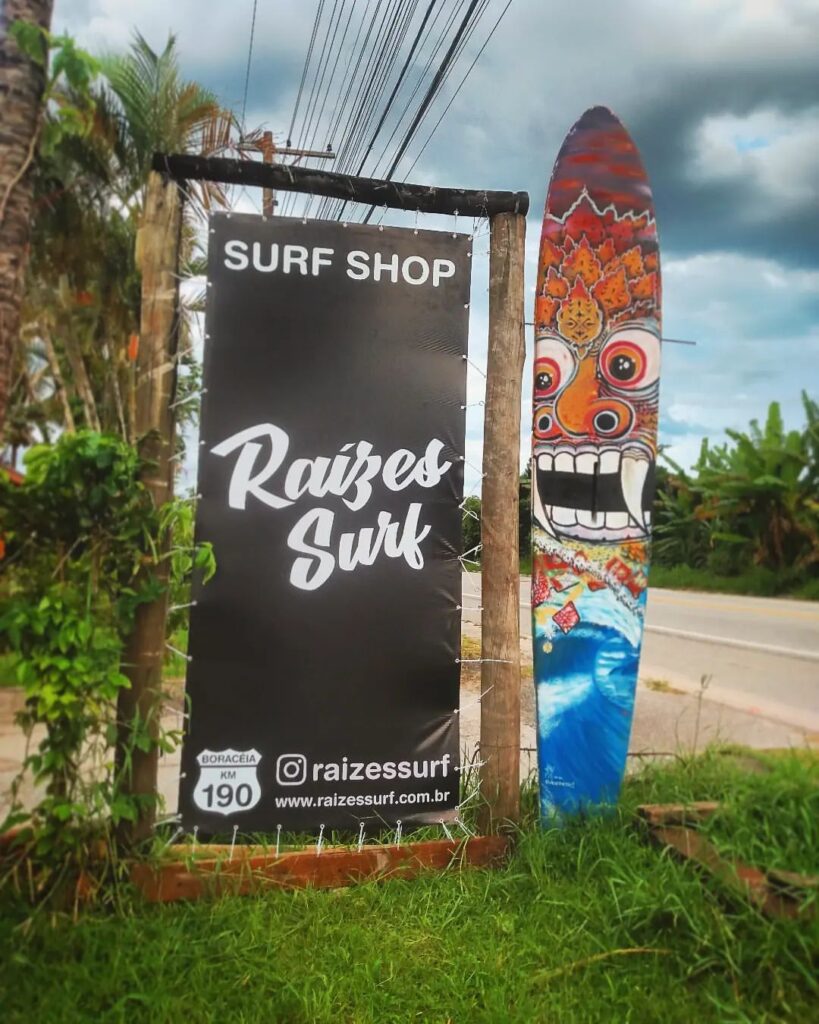 Loja de Surf Raízes Surfshop Boardshop Surfe Praia de Boracéia, São Sebastião, Litoral Norte de São Paulo, Escola, Aulas, Pranchas, Leash, Deck, Parafina, Guarda Sol, Cadeira de Praia, Morada da Praia, Juquehy, Maresias, Camburi, Barra do Una, Juréia, Barra do Sahy, Boiçucanga